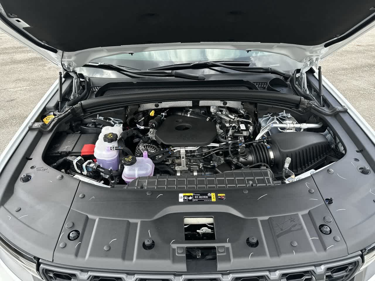 2027 Jeep Grand Cherokee GRAND CHEROKEE LAREDO ALTITUDE 4X4