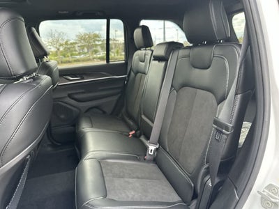 2027 Jeep Grand Cherokee GRAND CHEROKEE LAREDO ALTITUDE 4X4