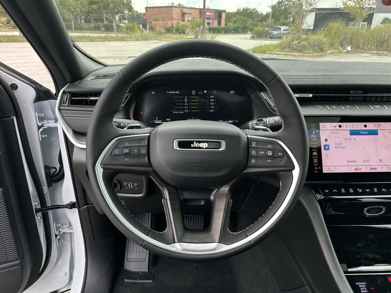 2027 Jeep Grand Cherokee GRAND CHEROKEE LAREDO ALTITUDE 4X4