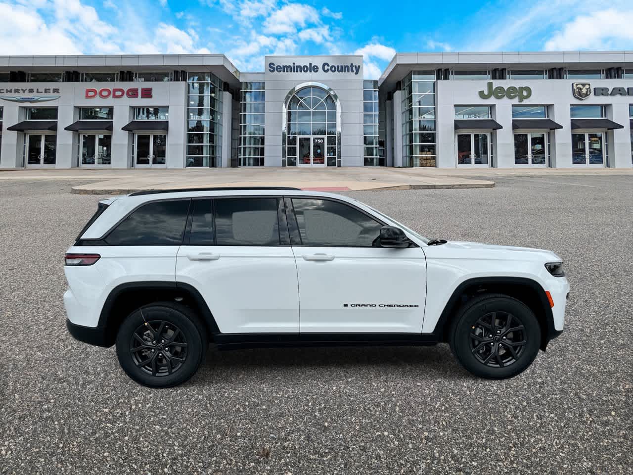 2027 Jeep Grand Cherokee GRAND CHEROKEE LAREDO ALTITUDE 4X4