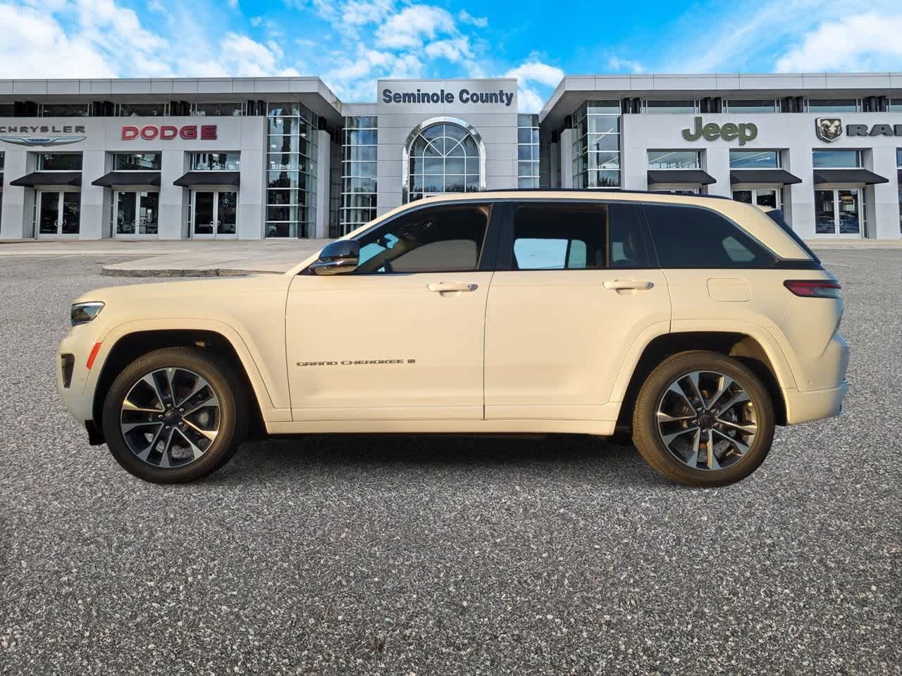 2025 Jeep Grand Cherokee GRAND CHEROKEE OVERLAND 4X4