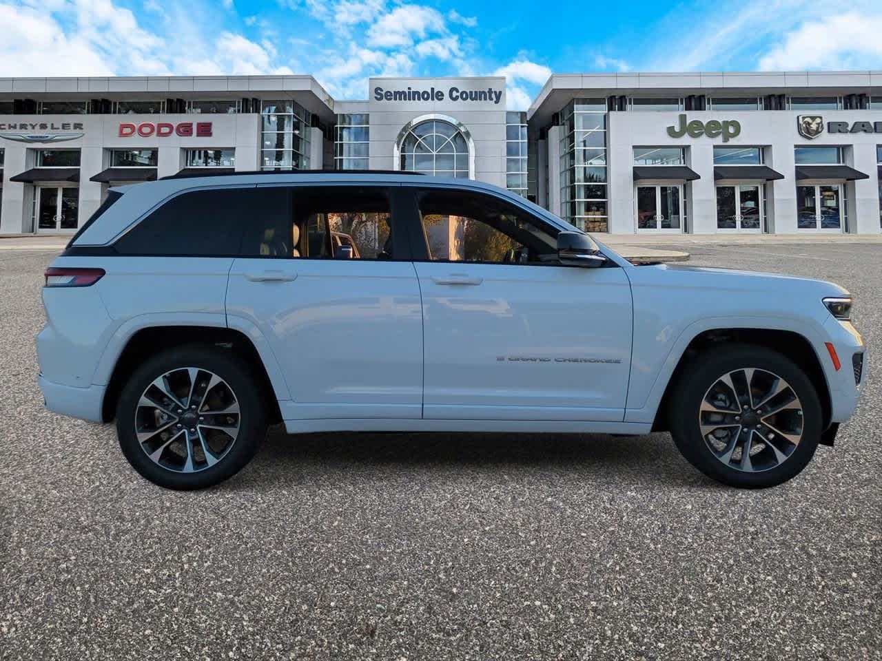 2025 Jeep Grand Cherokee GRAND CHEROKEE OVERLAND 4X4