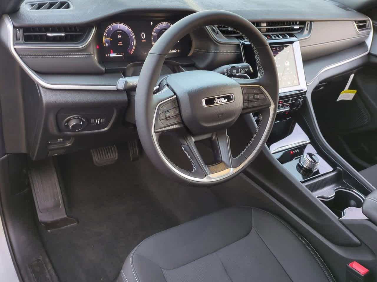 2025 Jeep Grand Cherokee GRAND CHEROKEE L LAREDO 4X2