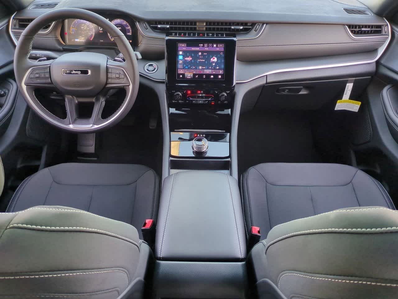 2025 Jeep Grand Cherokee GRAND CHEROKEE L LAREDO 4X2