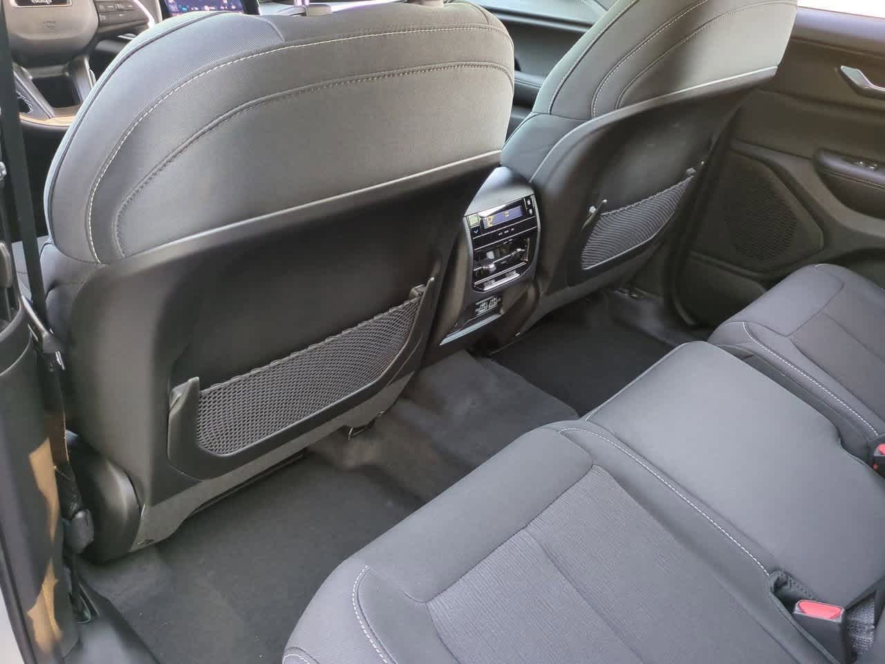 2025 Jeep Grand Cherokee GRAND CHEROKEE L LAREDO 4X2