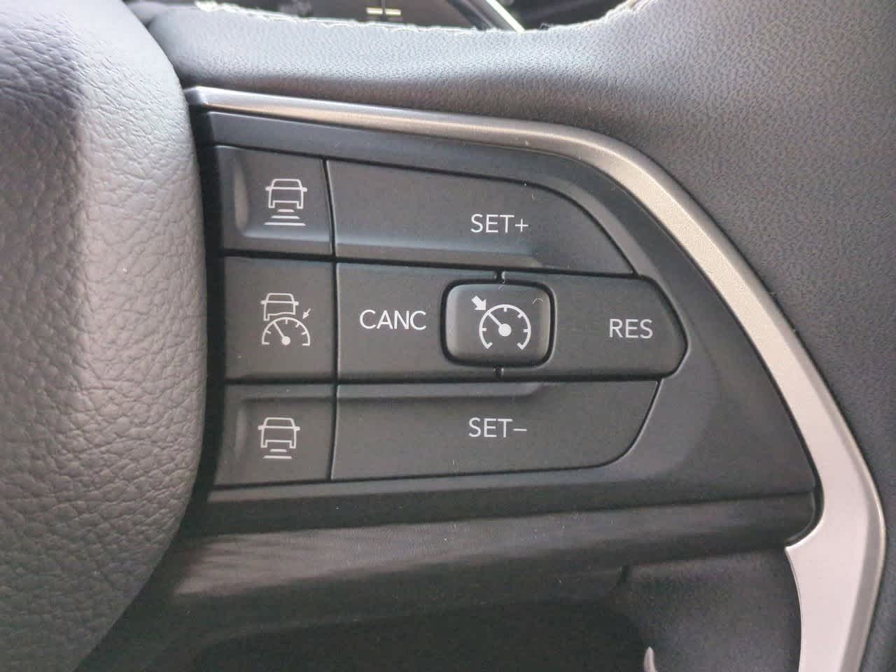 2025 Jeep Grand Cherokee GRAND CHEROKEE L LAREDO 4X2