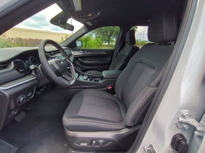 2025 Jeep Grand Cherokee GRAND CHEROKEE L LAREDO 4X2