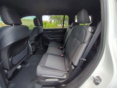 2025 Jeep Grand Cherokee GRAND CHEROKEE L LAREDO 4X2