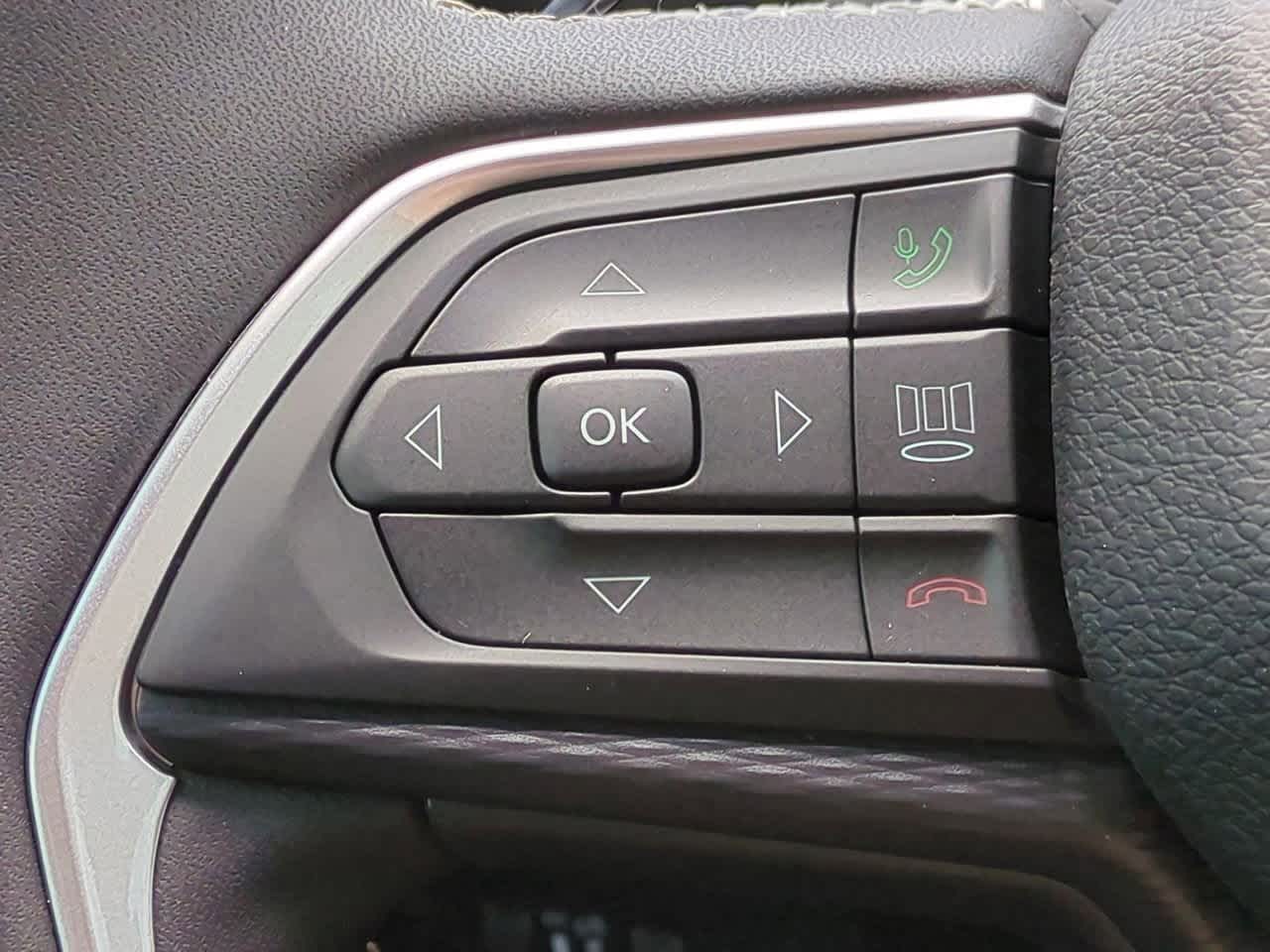 2025 Jeep Grand Cherokee GRAND CHEROKEE L LAREDO 4X2