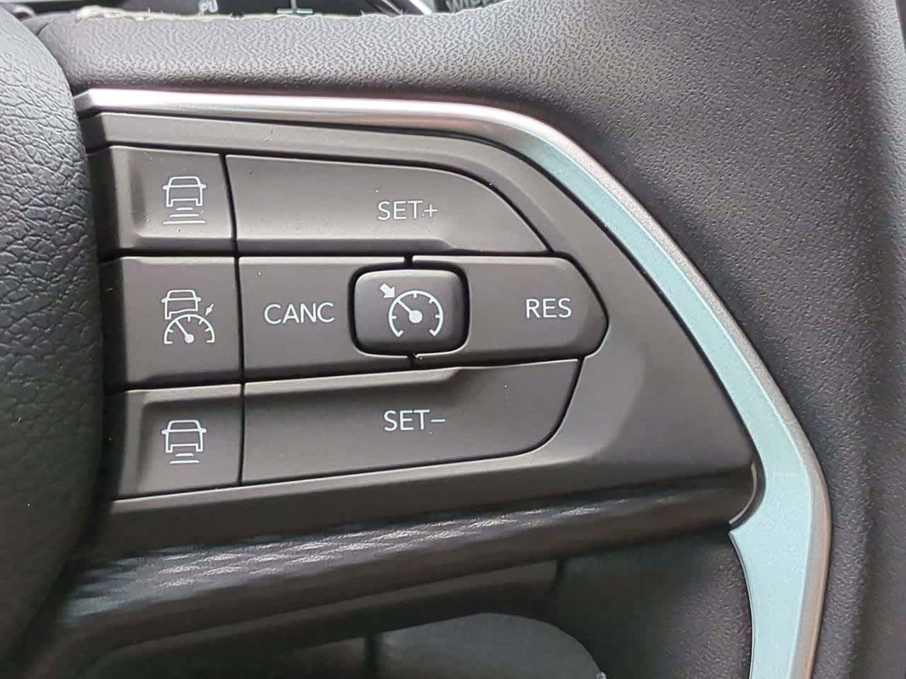 2025 Jeep Grand Cherokee GRAND CHEROKEE L LAREDO 4X2