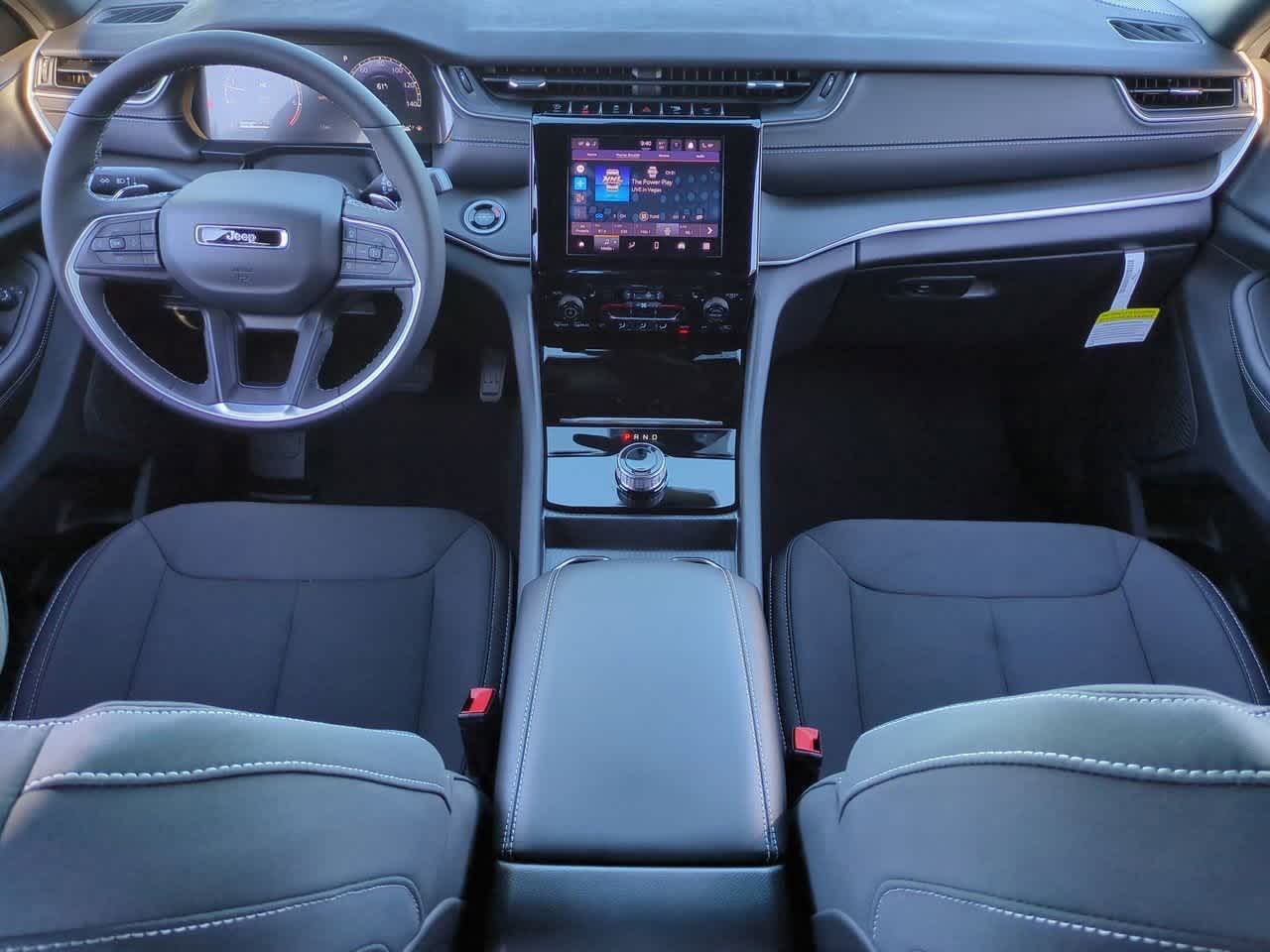 2025 Jeep Grand Cherokee GRAND CHEROKEE L LAREDO 4X2