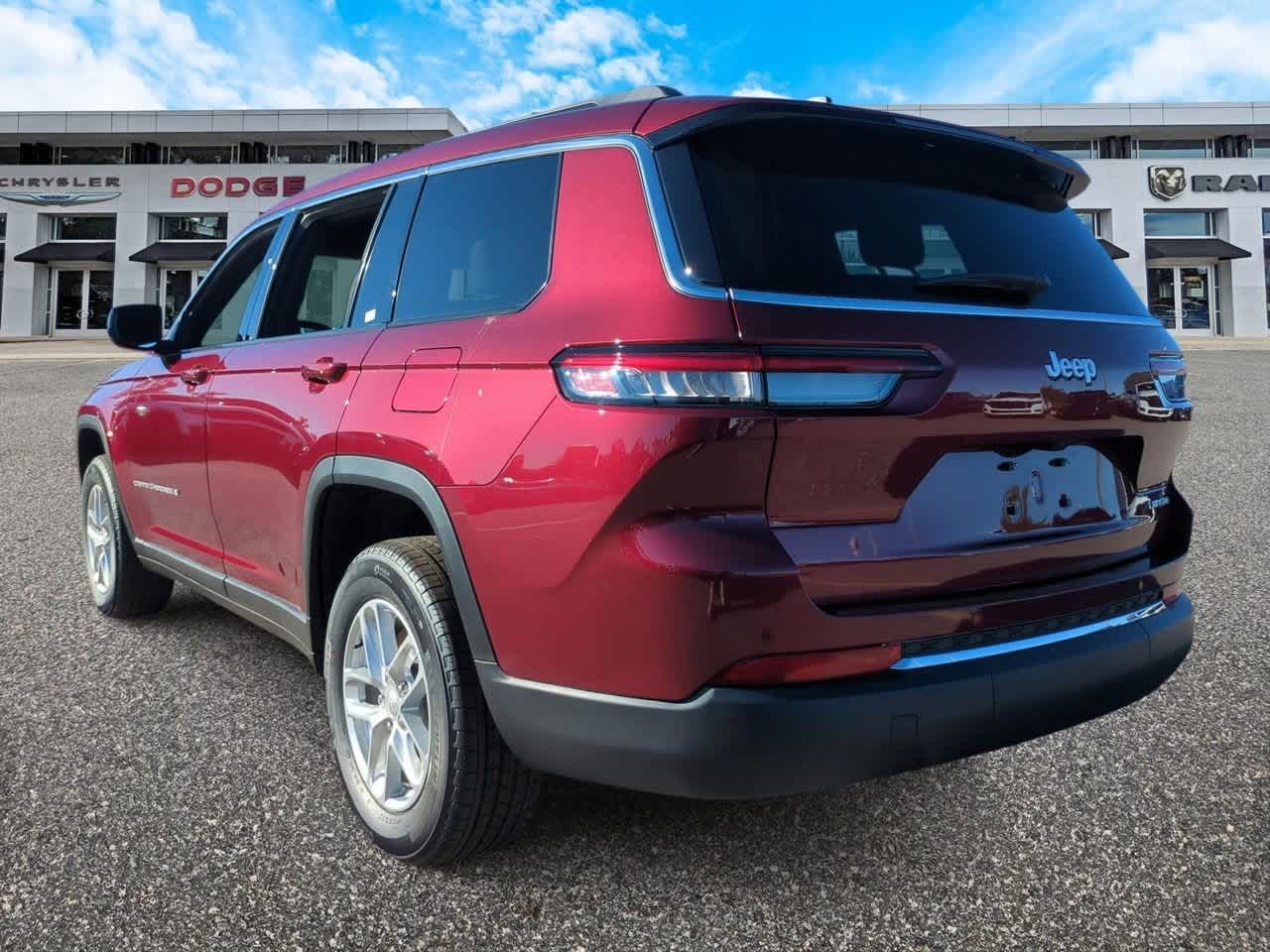 2025 Jeep Grand Cherokee GRAND CHEROKEE L LAREDO 4X2