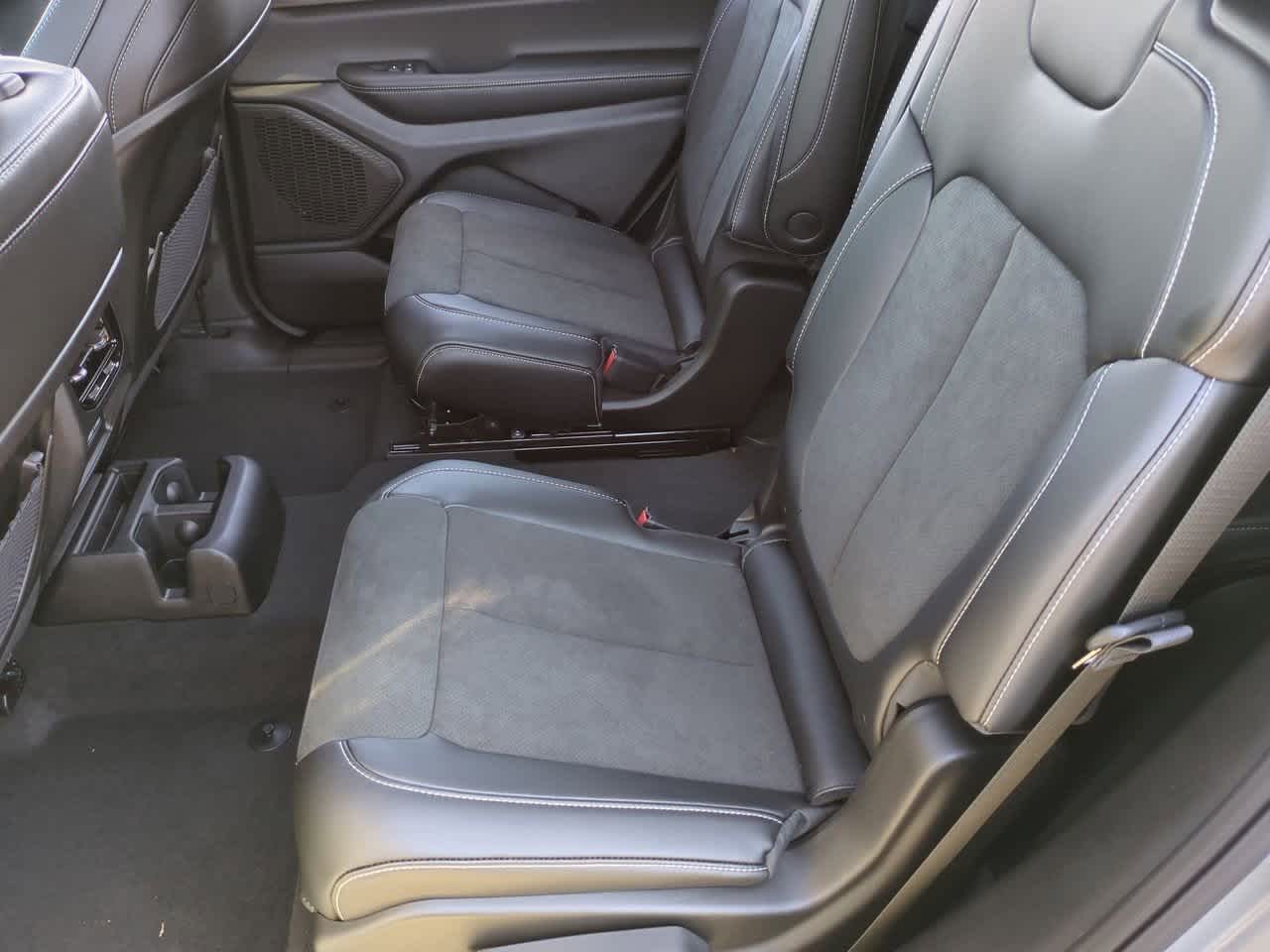 2025 Jeep Grand Cherokee GRAND CHEROKEE L ALTITUDE X 4X2