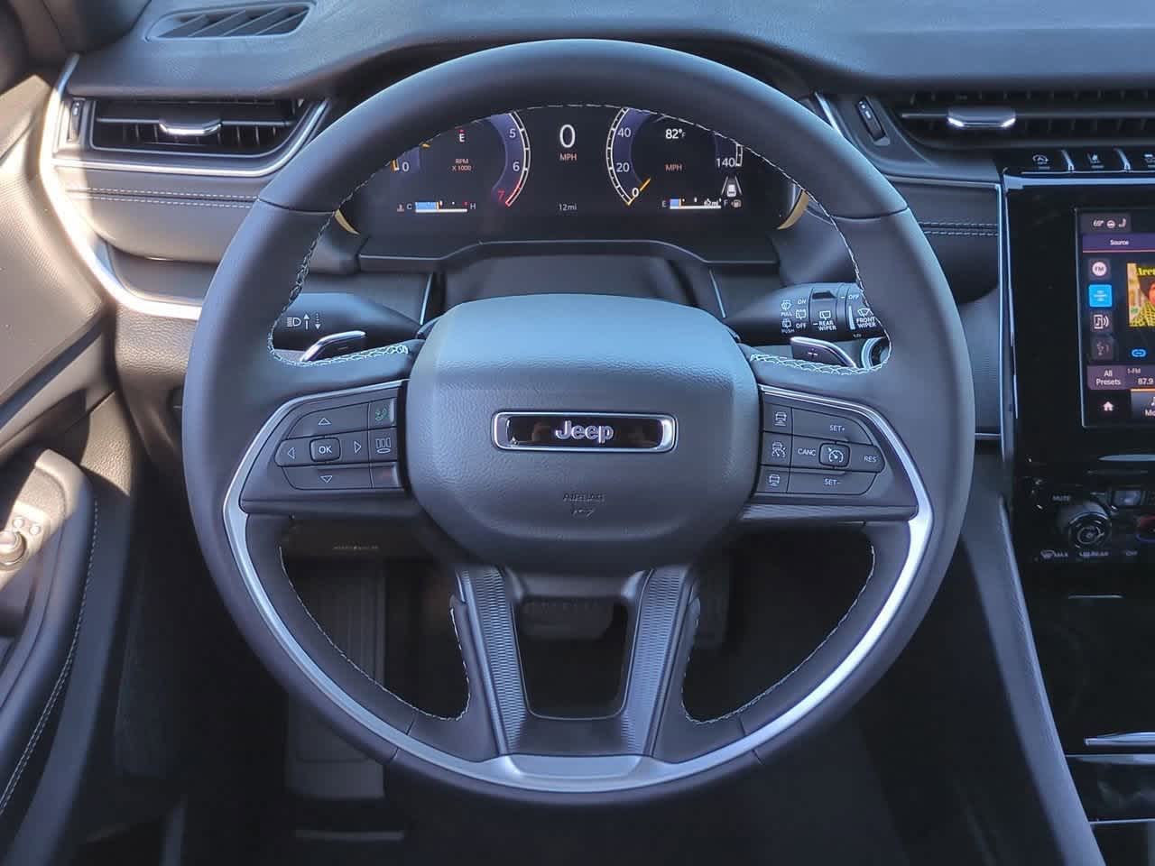 2025 Jeep Grand Cherokee GRAND CHEROKEE L LAREDO 4X2