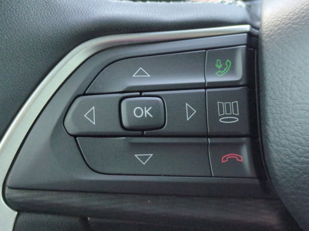 2025 Jeep Grand Cherokee GRAND CHEROKEE L LAREDO 4X2