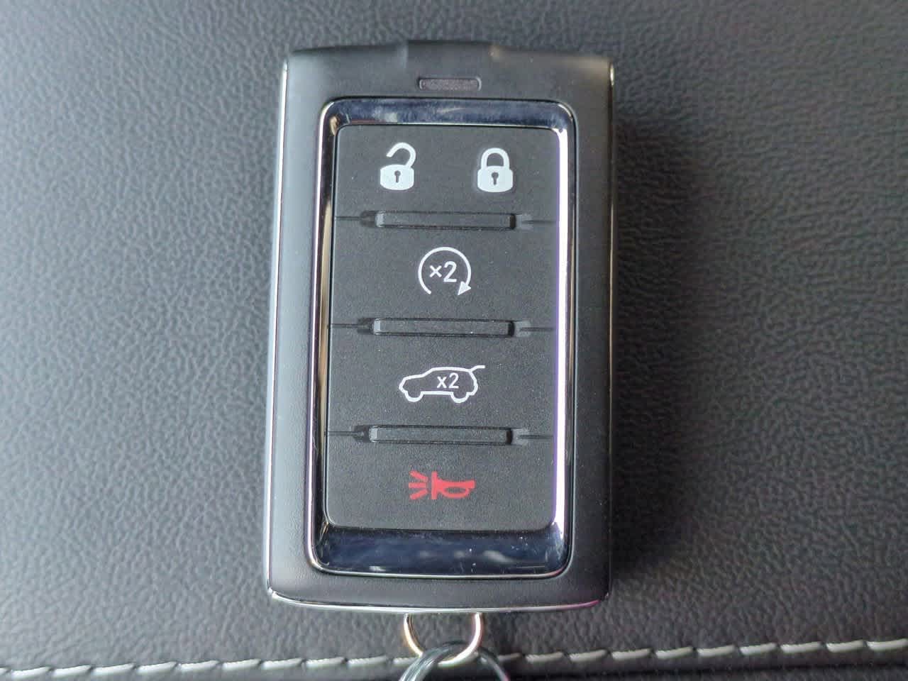 2025 Jeep Grand Cherokee GRAND CHEROKEE L LAREDO 4X2