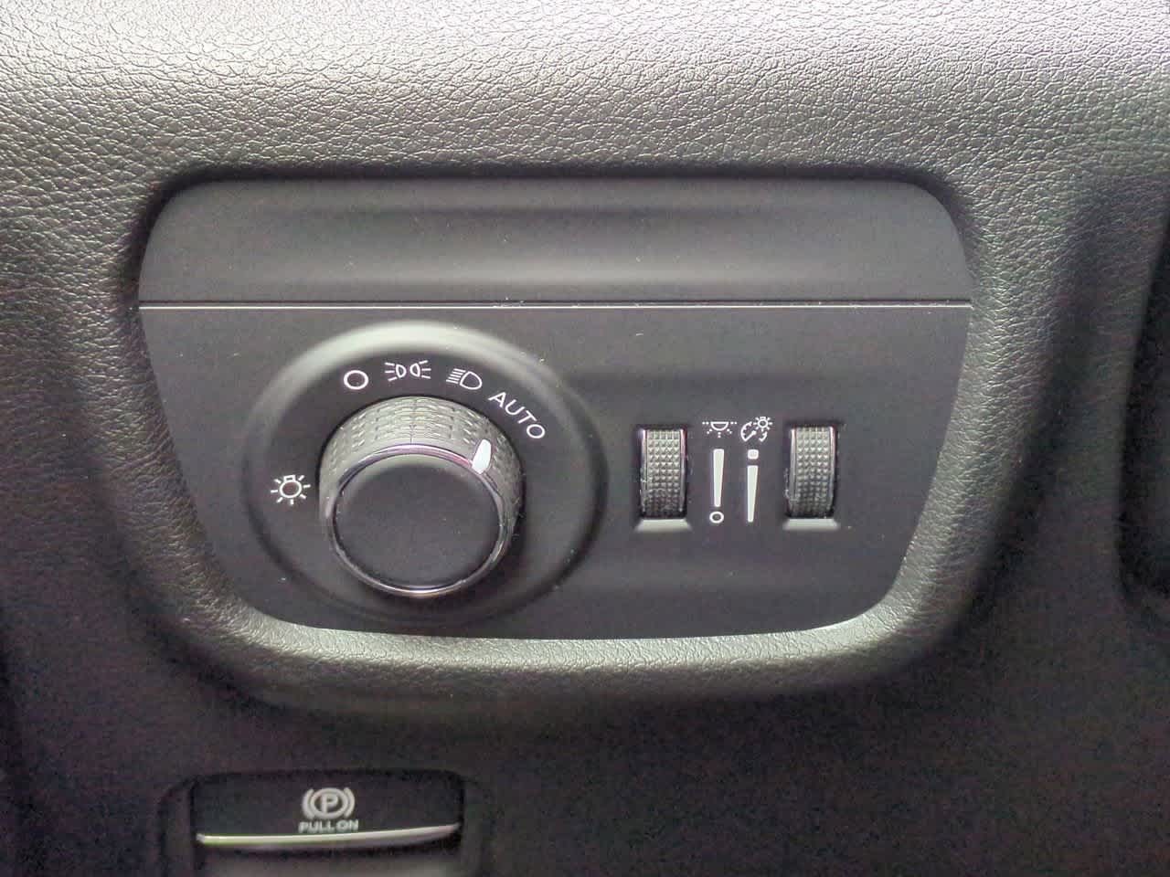 2025 Jeep Grand Cherokee GRAND CHEROKEE L LAREDO 4X2