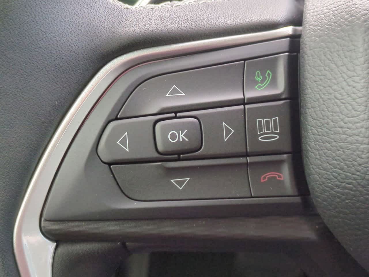 2025 Jeep Grand Cherokee GRAND CHEROKEE L LAREDO 4X2