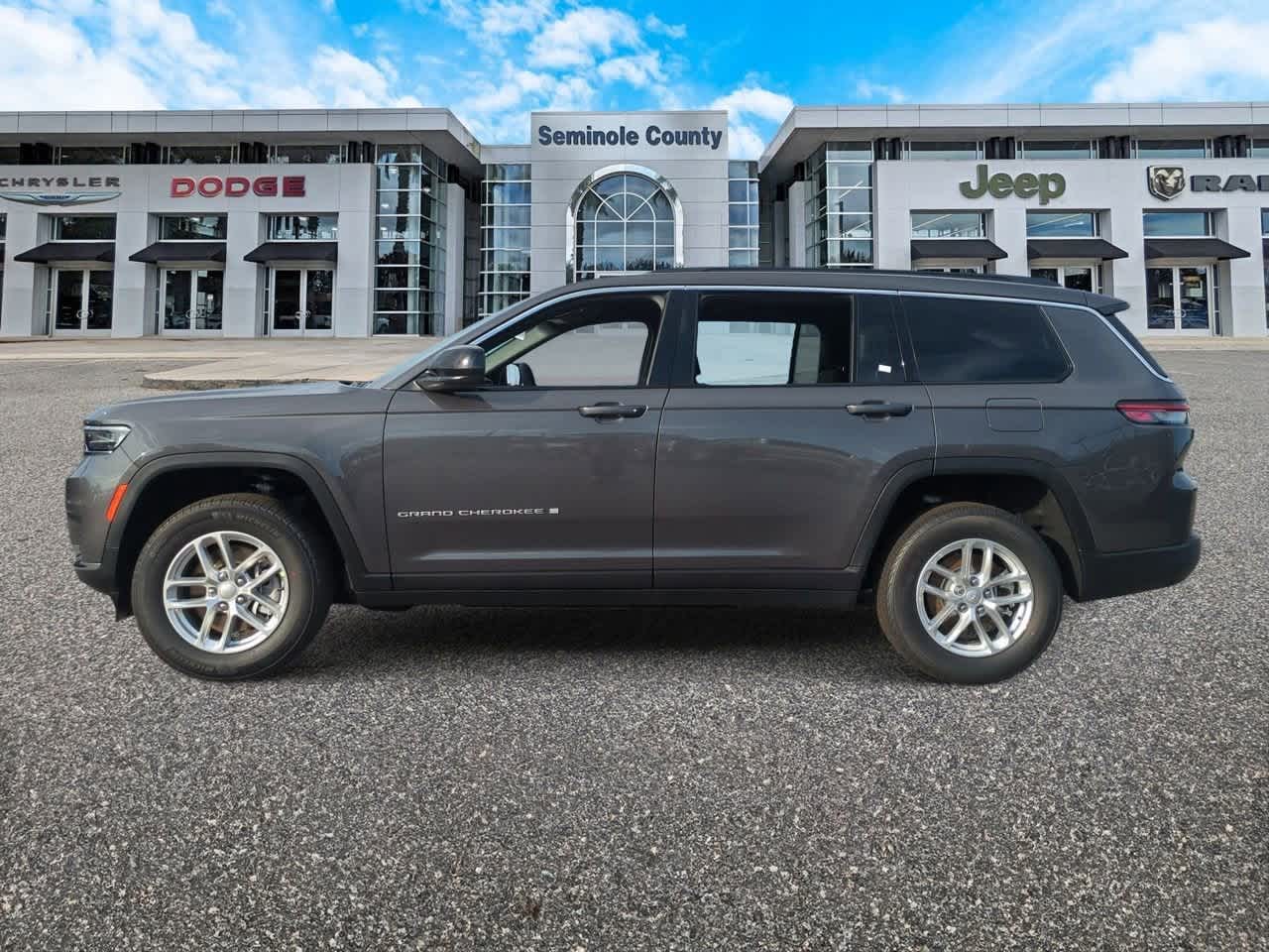 2025 Jeep Grand Cherokee GRAND CHEROKEE L LAREDO 4X2