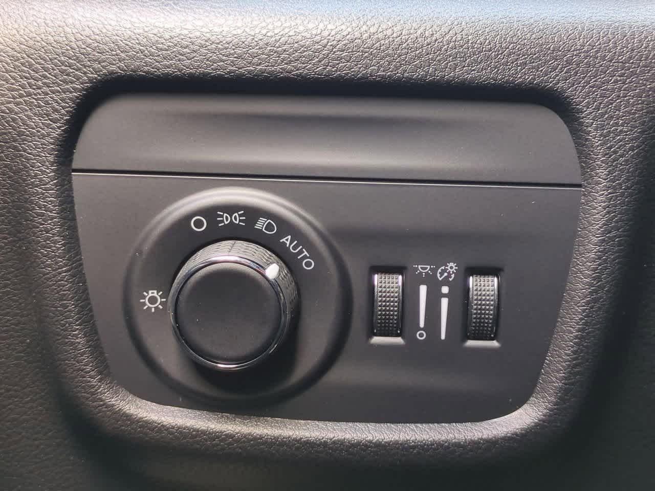 2025 Jeep Grand Cherokee GRAND CHEROKEE L LAREDO 4X2