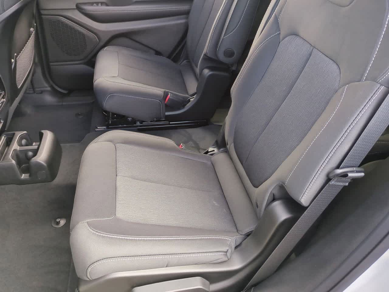 2025 Jeep Grand Cherokee GRAND CHEROKEE L LAREDO 4X2