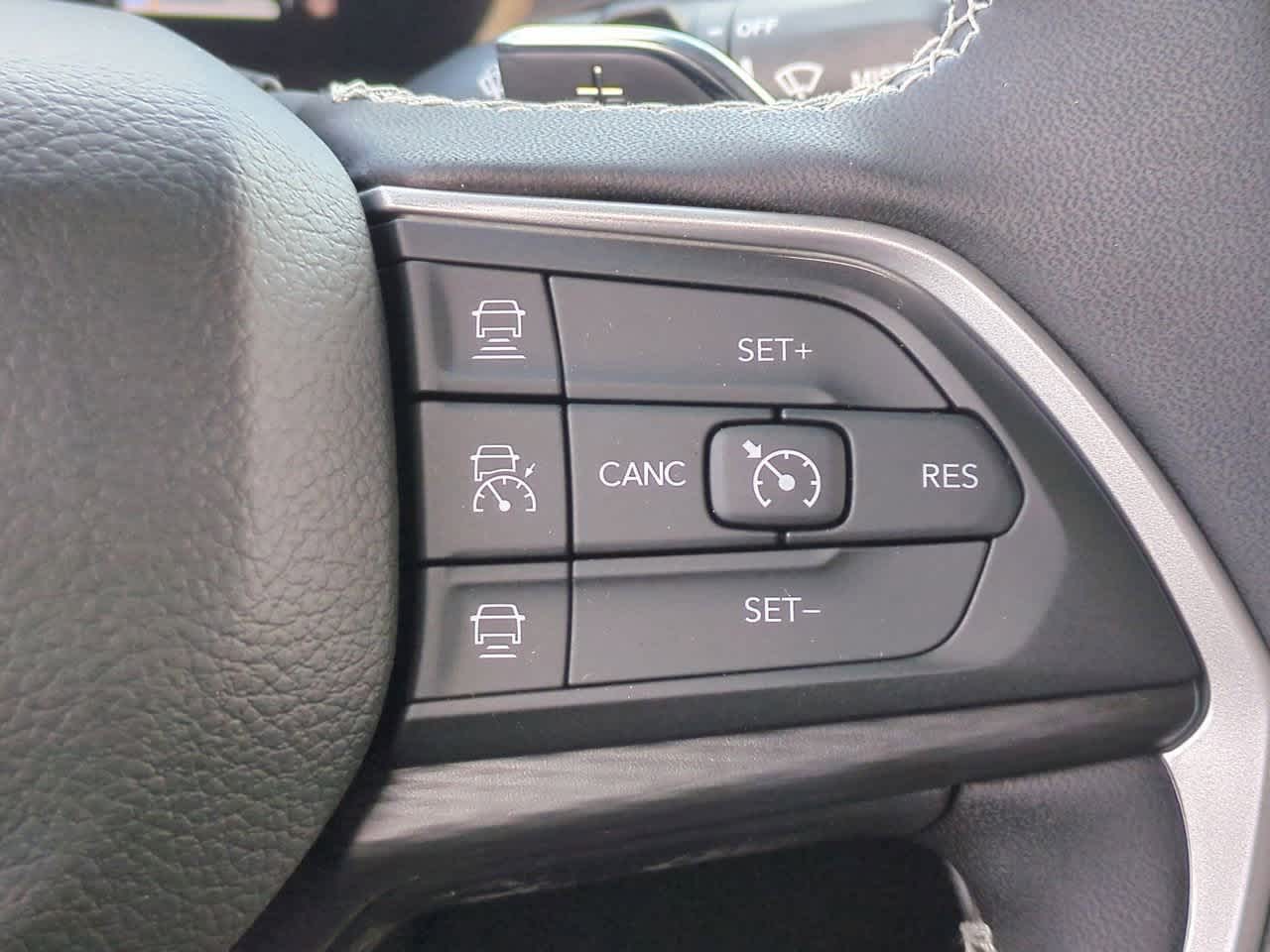 2025 Jeep Grand Cherokee GRAND CHEROKEE L LAREDO 4X2