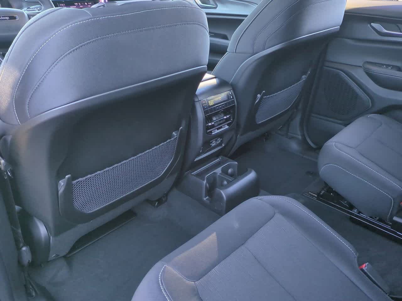 2025 Jeep Grand Cherokee GRAND CHEROKEE L LAREDO 4X2