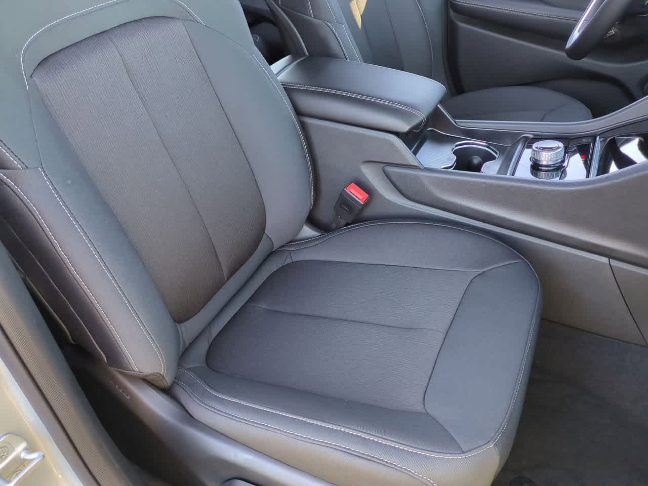 2025 Jeep Grand Cherokee GRAND CHEROKEE L LAREDO 4X2