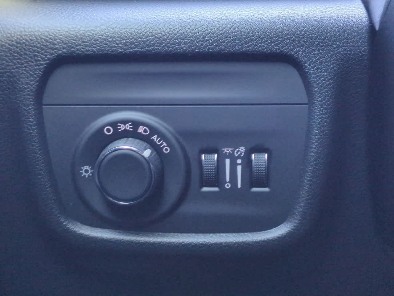 2025 Jeep Grand Cherokee GRAND CHEROKEE L LAREDO 4X2