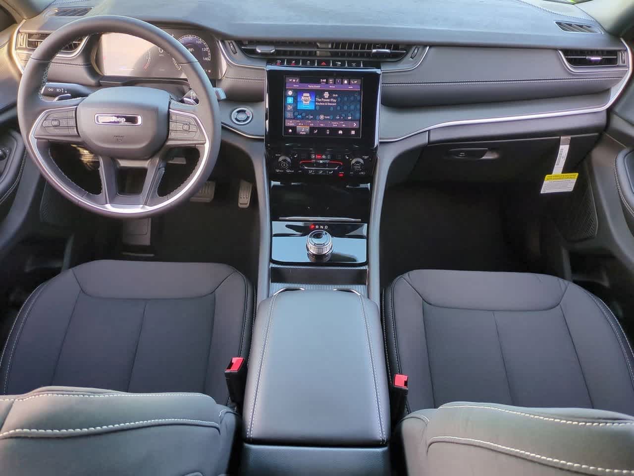 2025 Jeep Grand Cherokee GRAND CHEROKEE L LAREDO 4X2