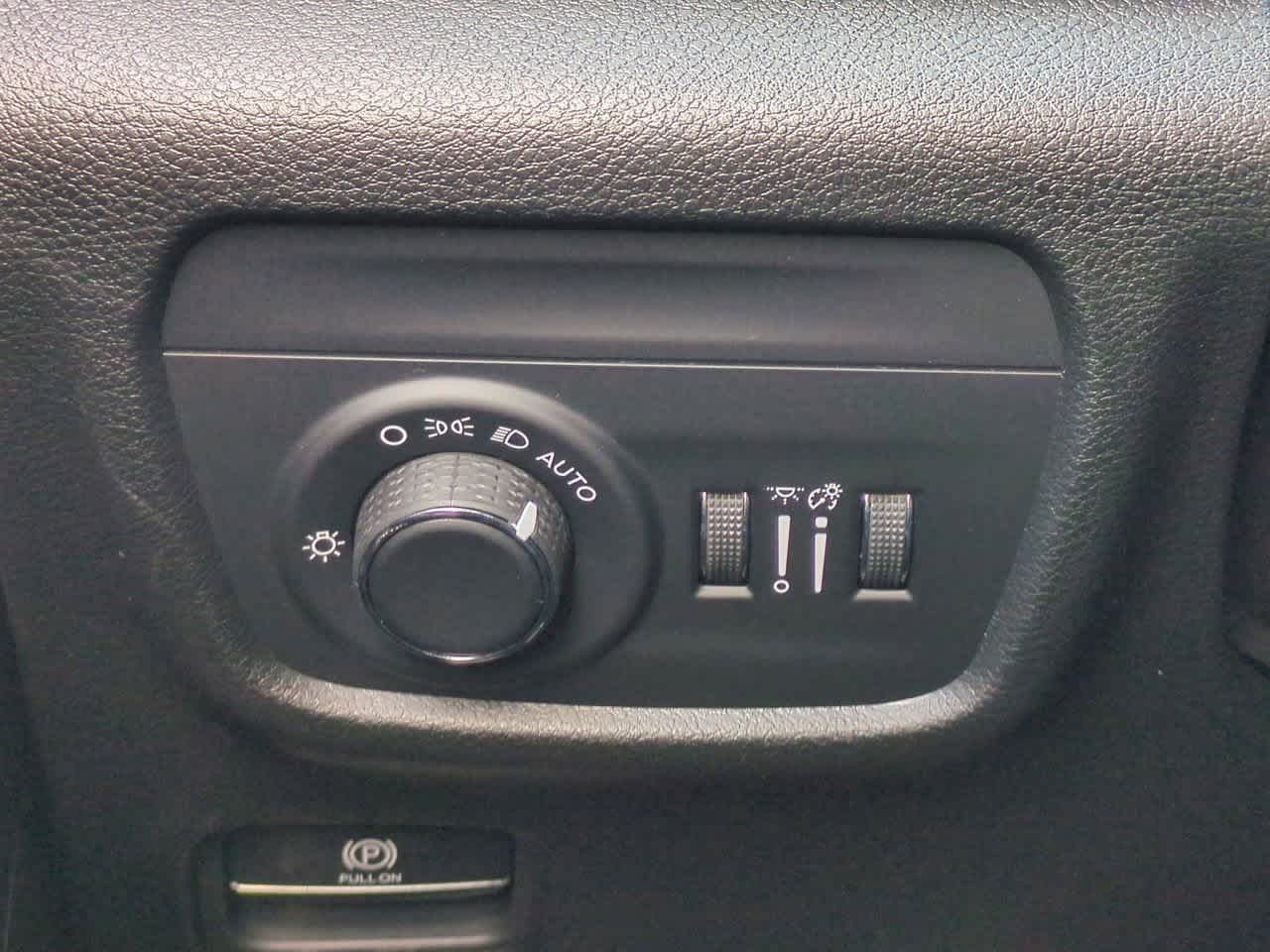 2025 Jeep Grand Cherokee GRAND CHEROKEE L LAREDO 4X2