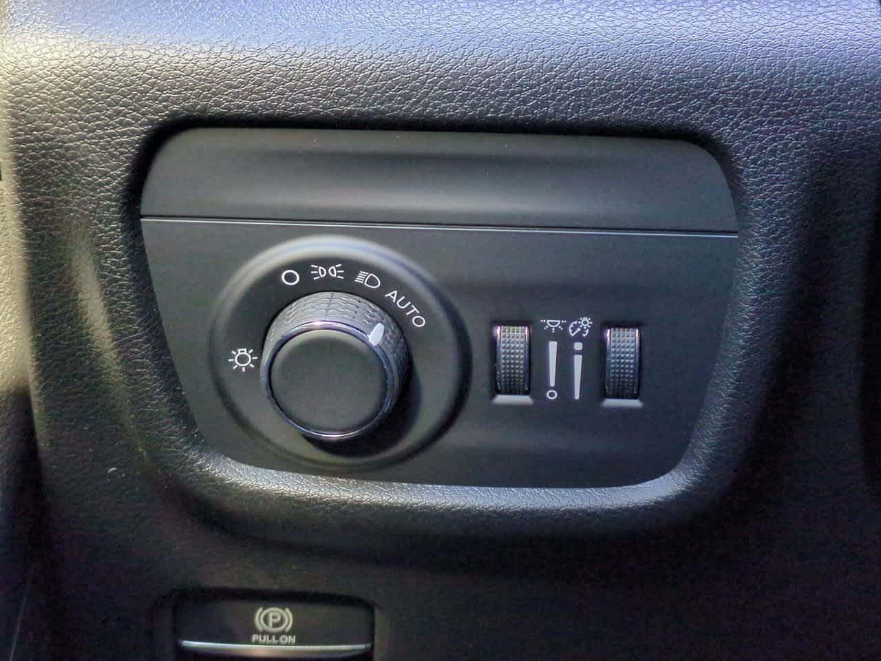 2025 Jeep Grand Cherokee GRAND CHEROKEE L LAREDO 4X2