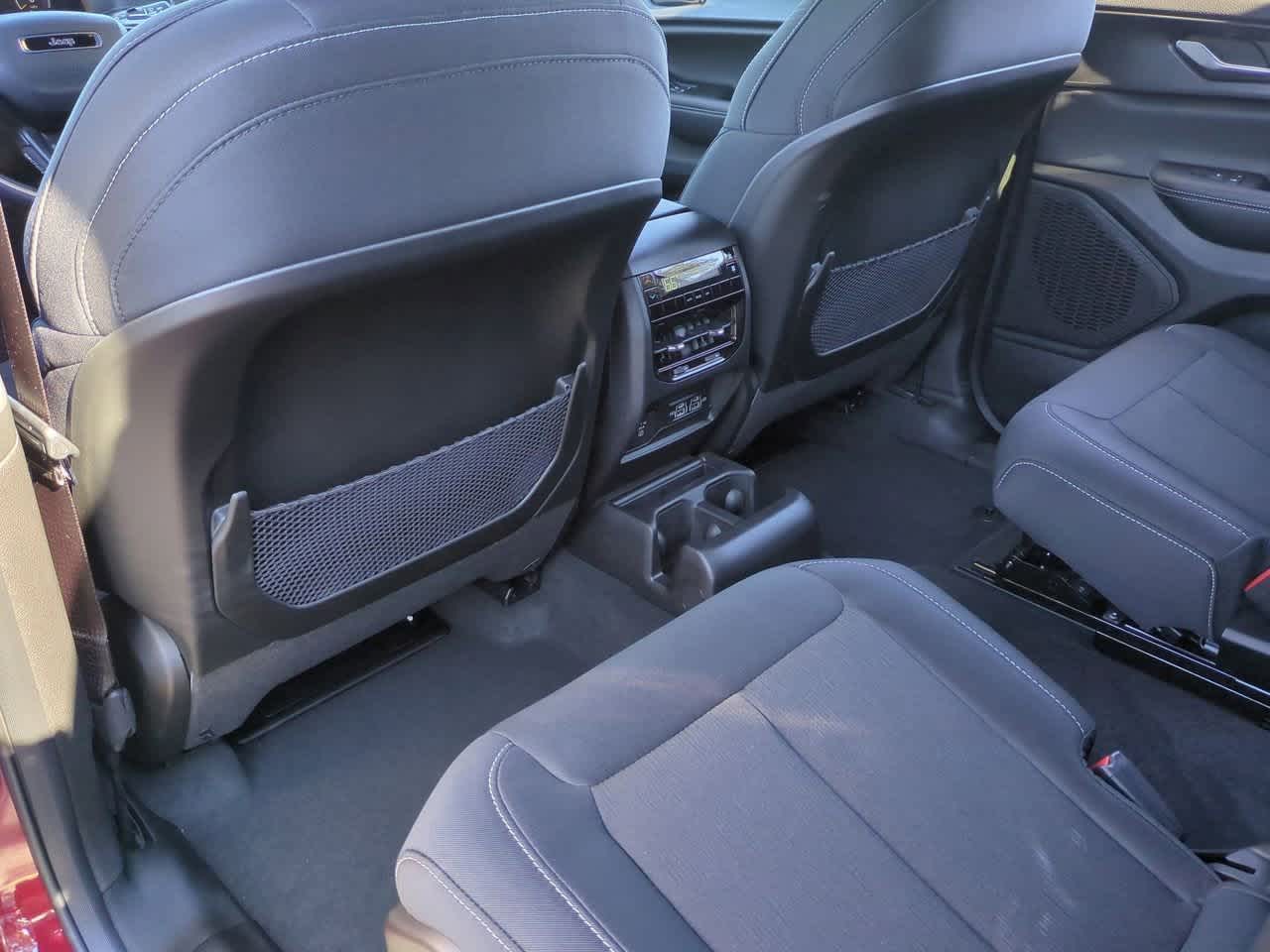 2025 Jeep Grand Cherokee GRAND CHEROKEE L LAREDO 4X2