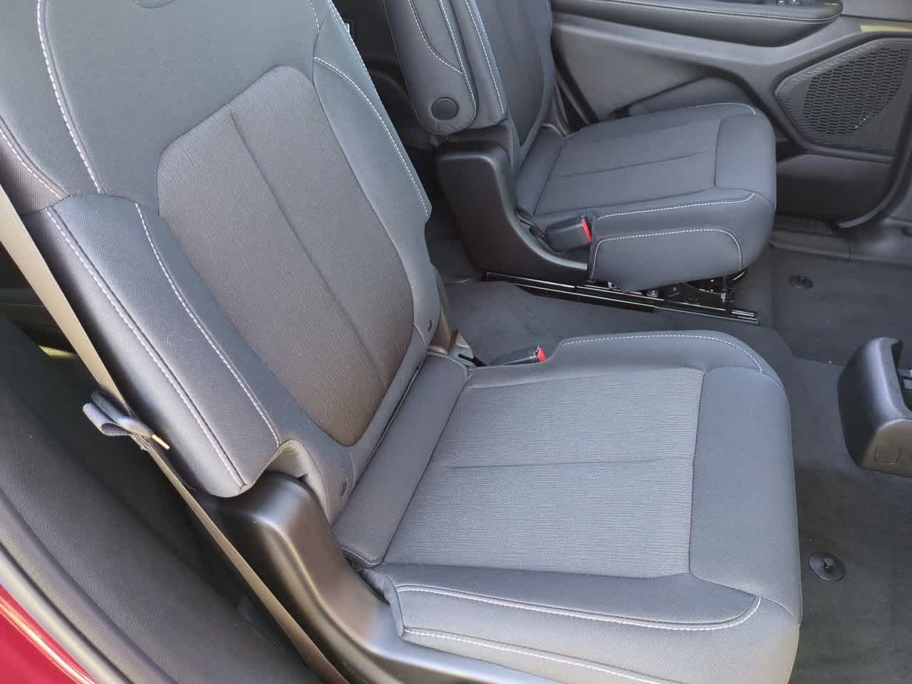 2025 Jeep Grand Cherokee GRAND CHEROKEE L LAREDO 4X2