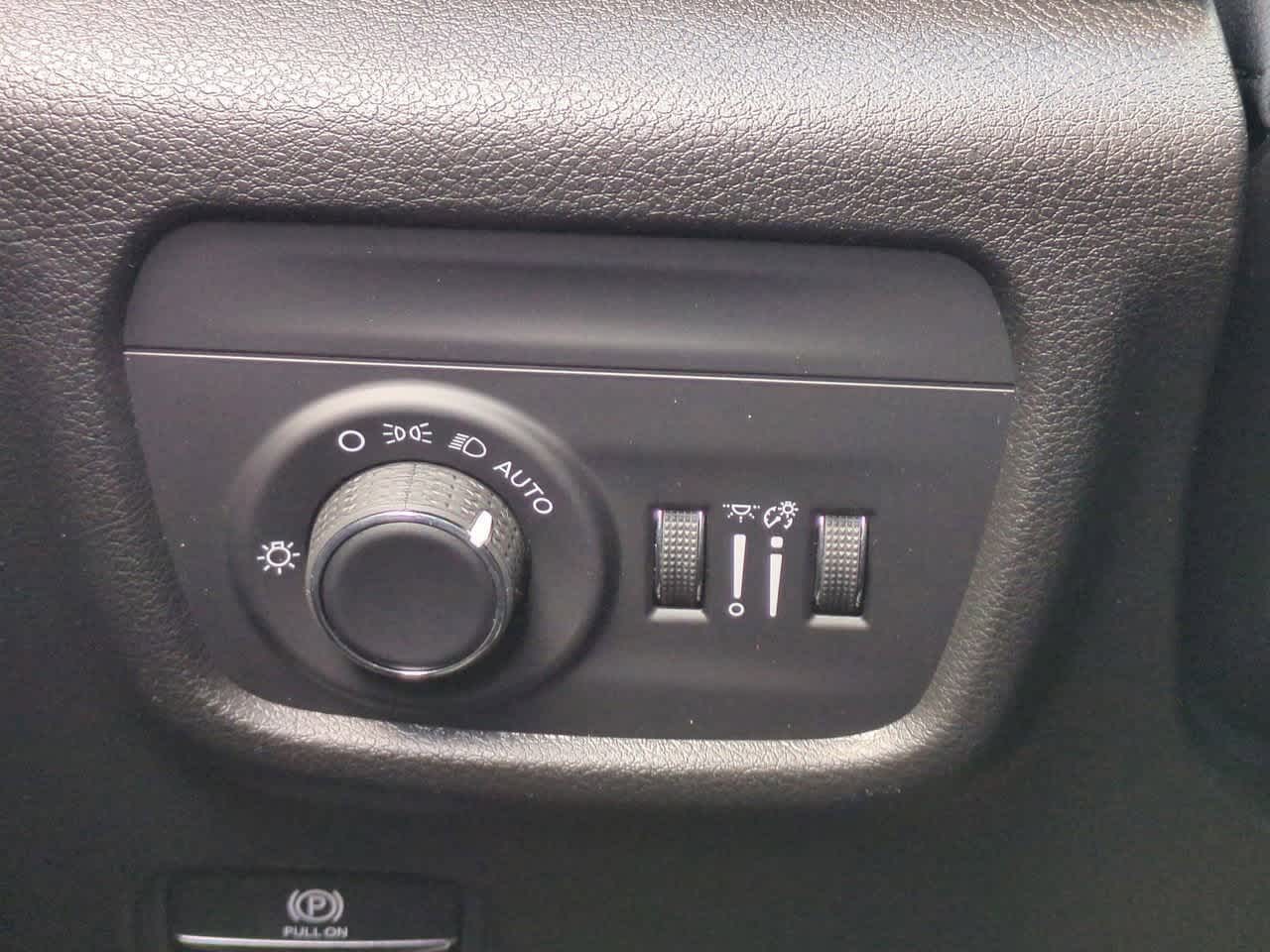 2025 Jeep Grand Cherokee GRAND CHEROKEE L LAREDO 4X2