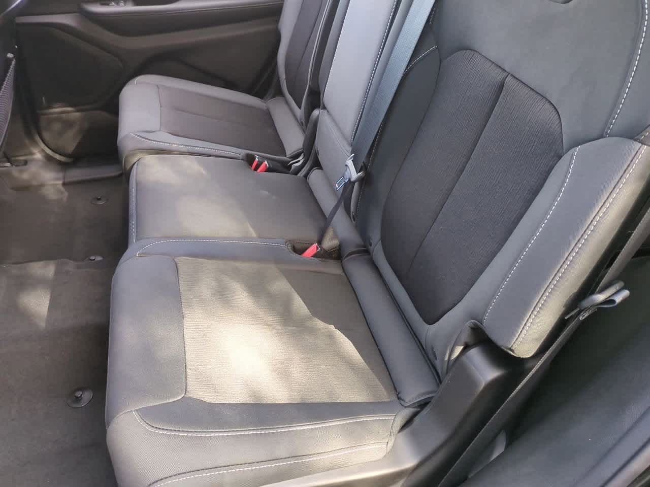 2025 Jeep Grand Cherokee GRAND CHEROKEE L LAREDO 4X2