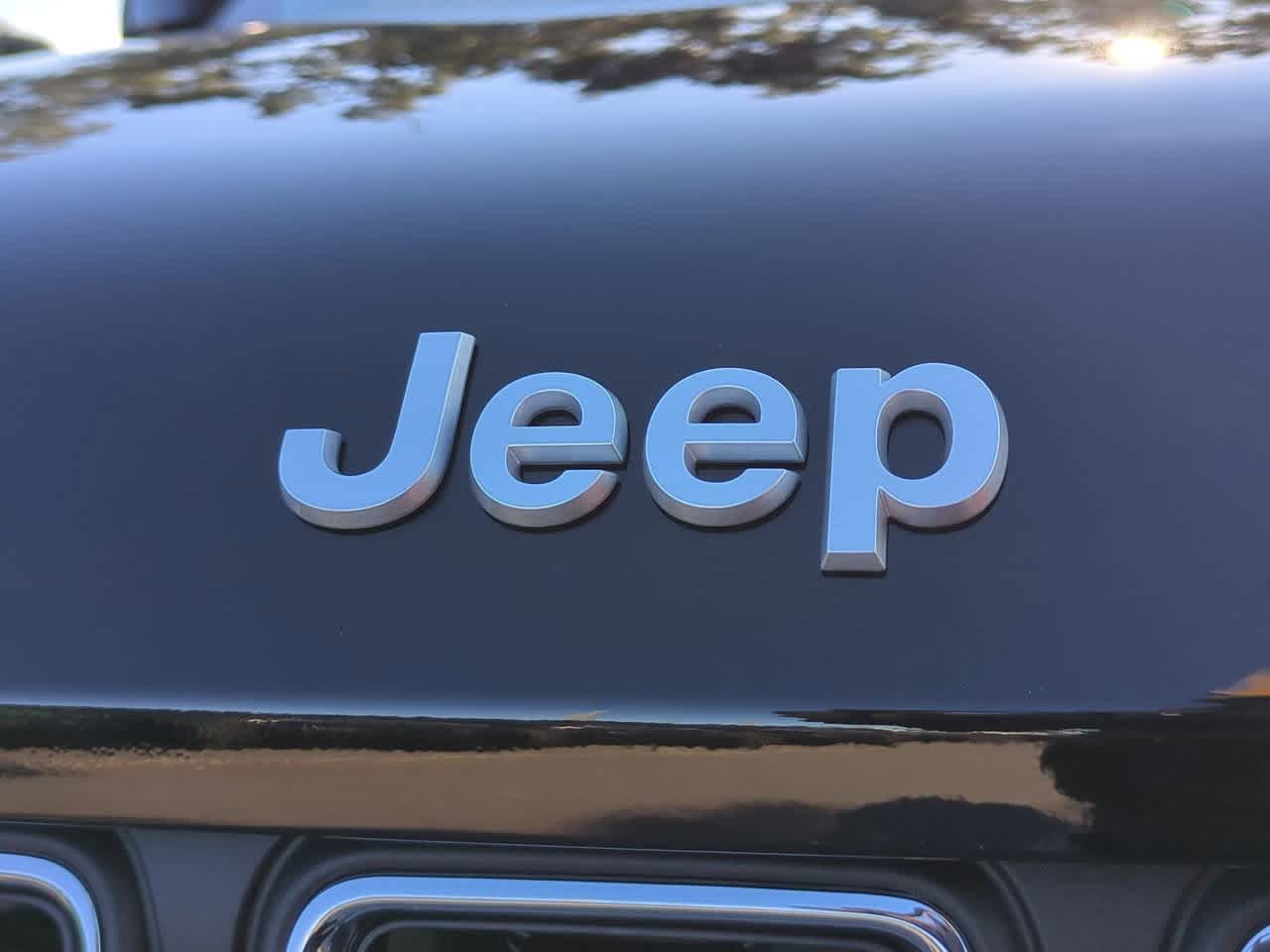 2025 Jeep Grand Cherokee GRAND CHEROKEE L LAREDO 4X2