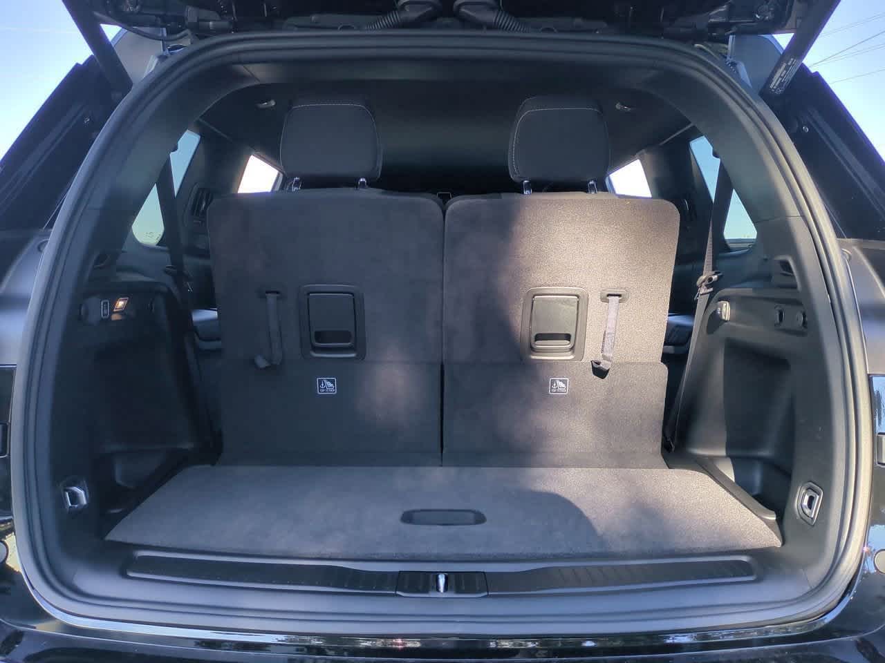 2025 Jeep Grand Cherokee GRAND CHEROKEE L LAREDO 4X2