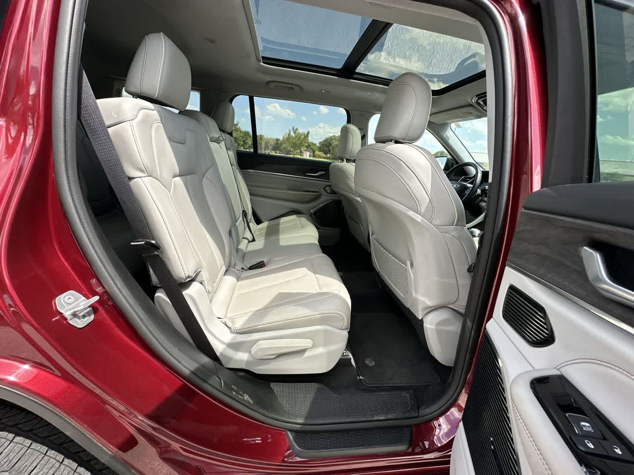 2022 Jeep Grand Cherokee L Overland 4x2