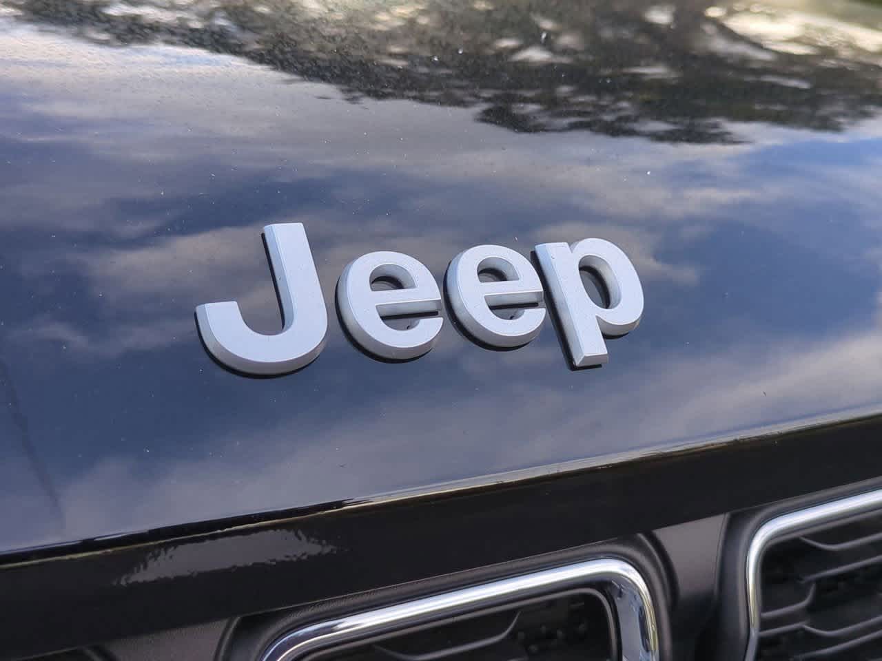 2025 Jeep Grand Cherokee GRAND CHEROKEE L LAREDO X 4X4