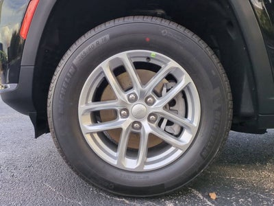 2025 Jeep Grand Cherokee GRAND CHEROKEE L LAREDO X 4X4