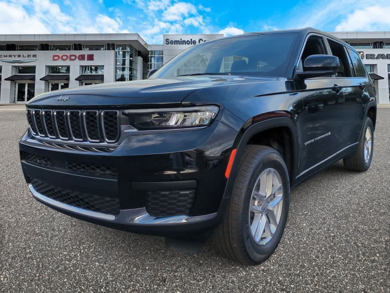2025 Jeep Grand Cherokee GRAND CHEROKEE L LAREDO X 4X4