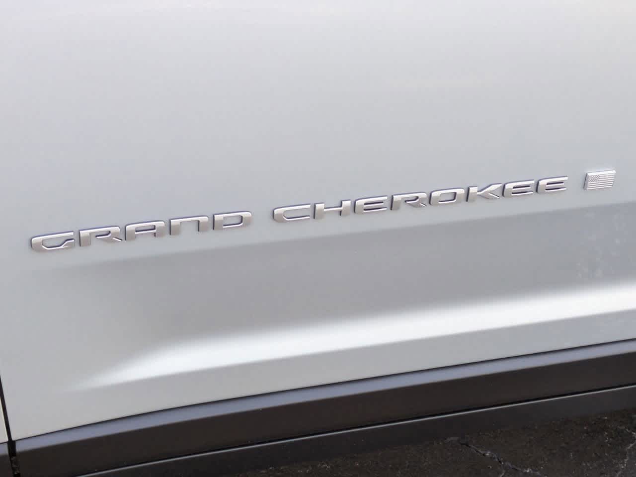 2025 Jeep Grand Cherokee GRAND CHEROKEE L LAREDO X 4X4