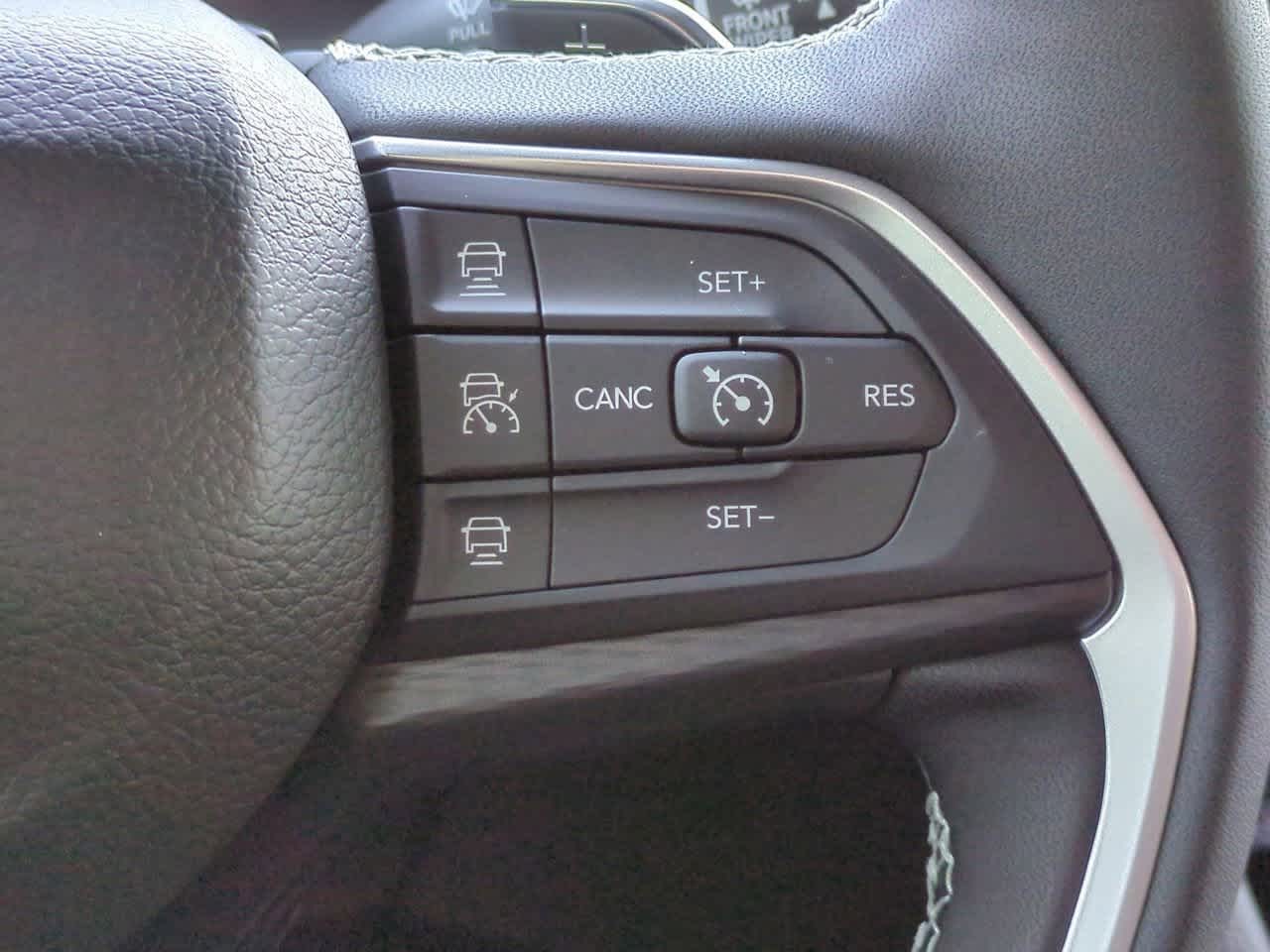 2025 Jeep Grand Cherokee GRAND CHEROKEE L LAREDO X 4X4