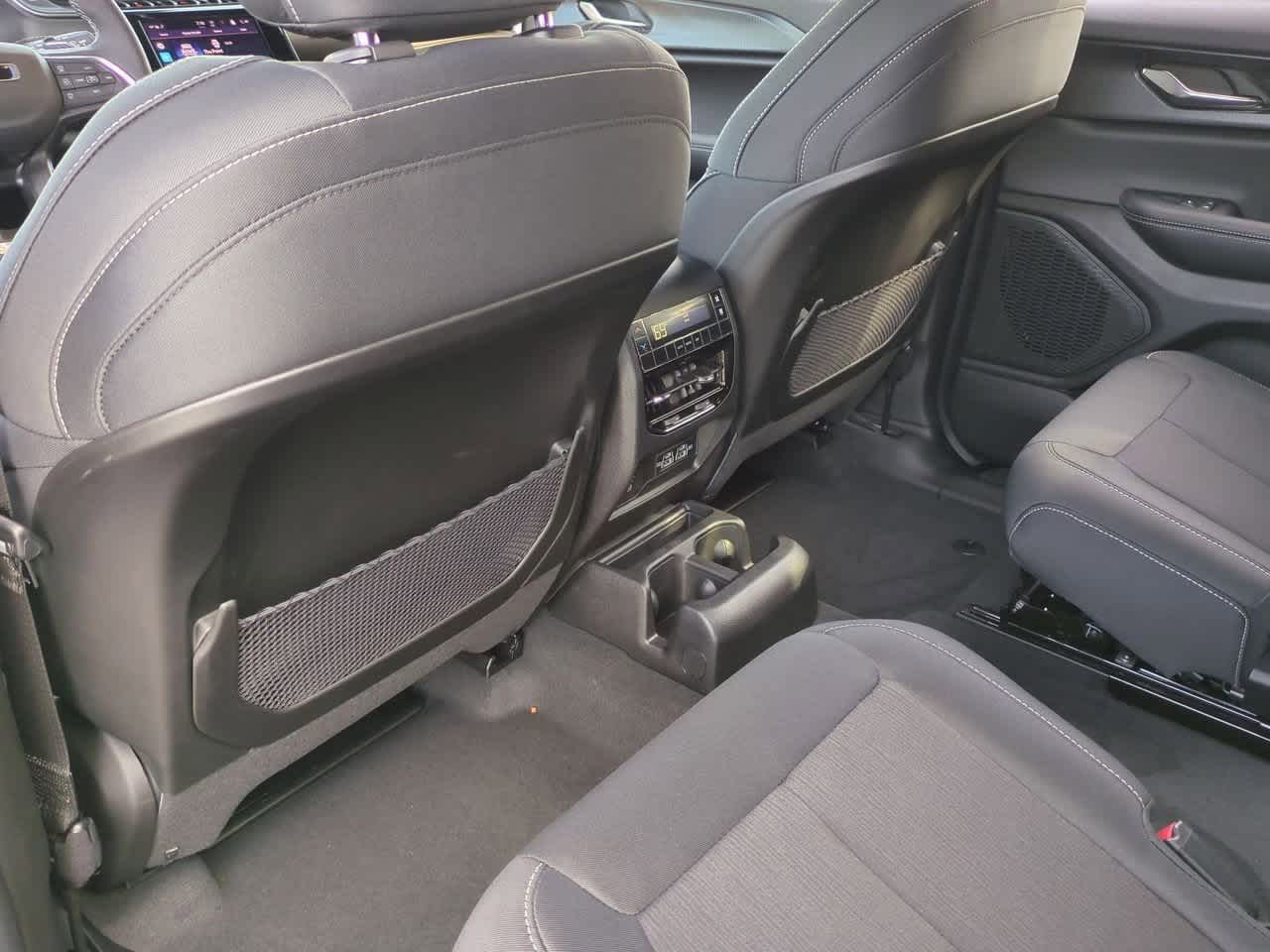 2025 Jeep Grand Cherokee GRAND CHEROKEE L LAREDO X 4X4