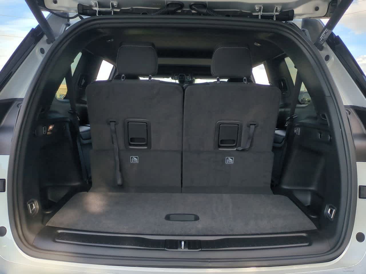 2025 Jeep Grand Cherokee GRAND CHEROKEE L LAREDO X 4X4