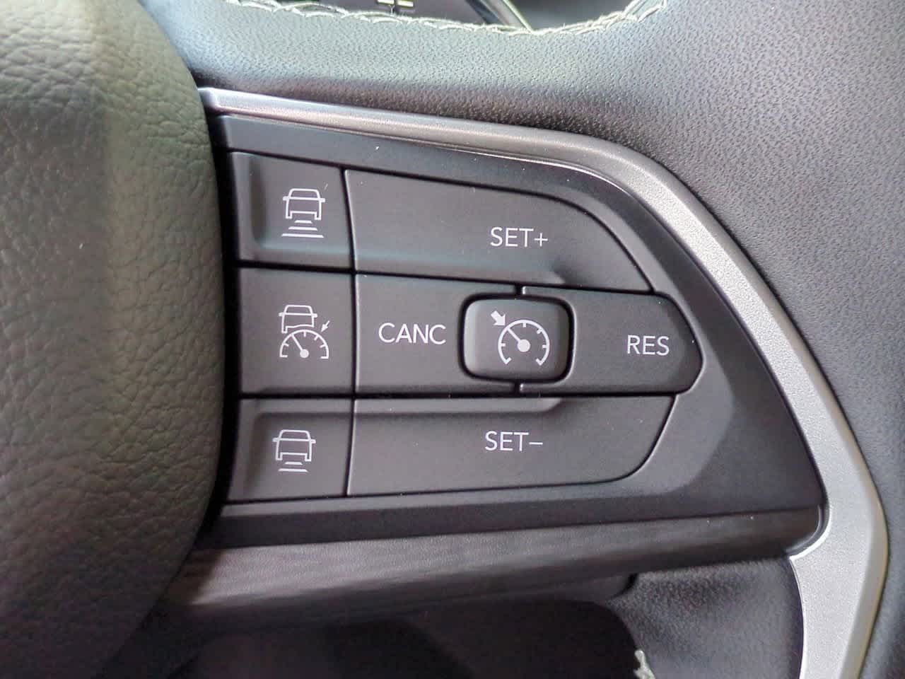 2025 Jeep Grand Cherokee GRAND CHEROKEE L LAREDO X 4X4