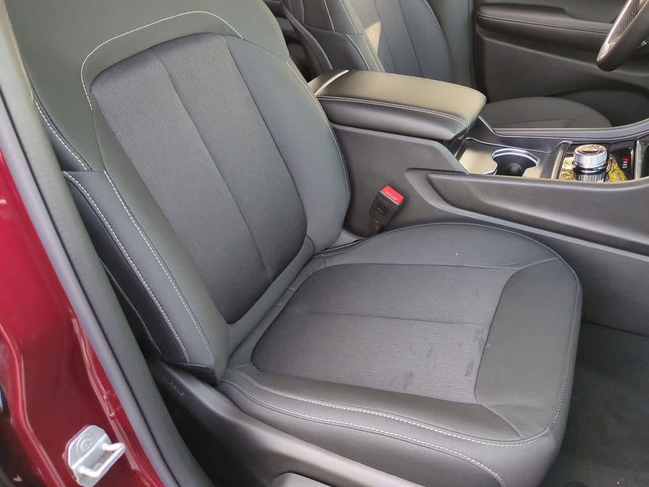 2025 Jeep Grand Cherokee GRAND CHEROKEE L LAREDO X 4X4