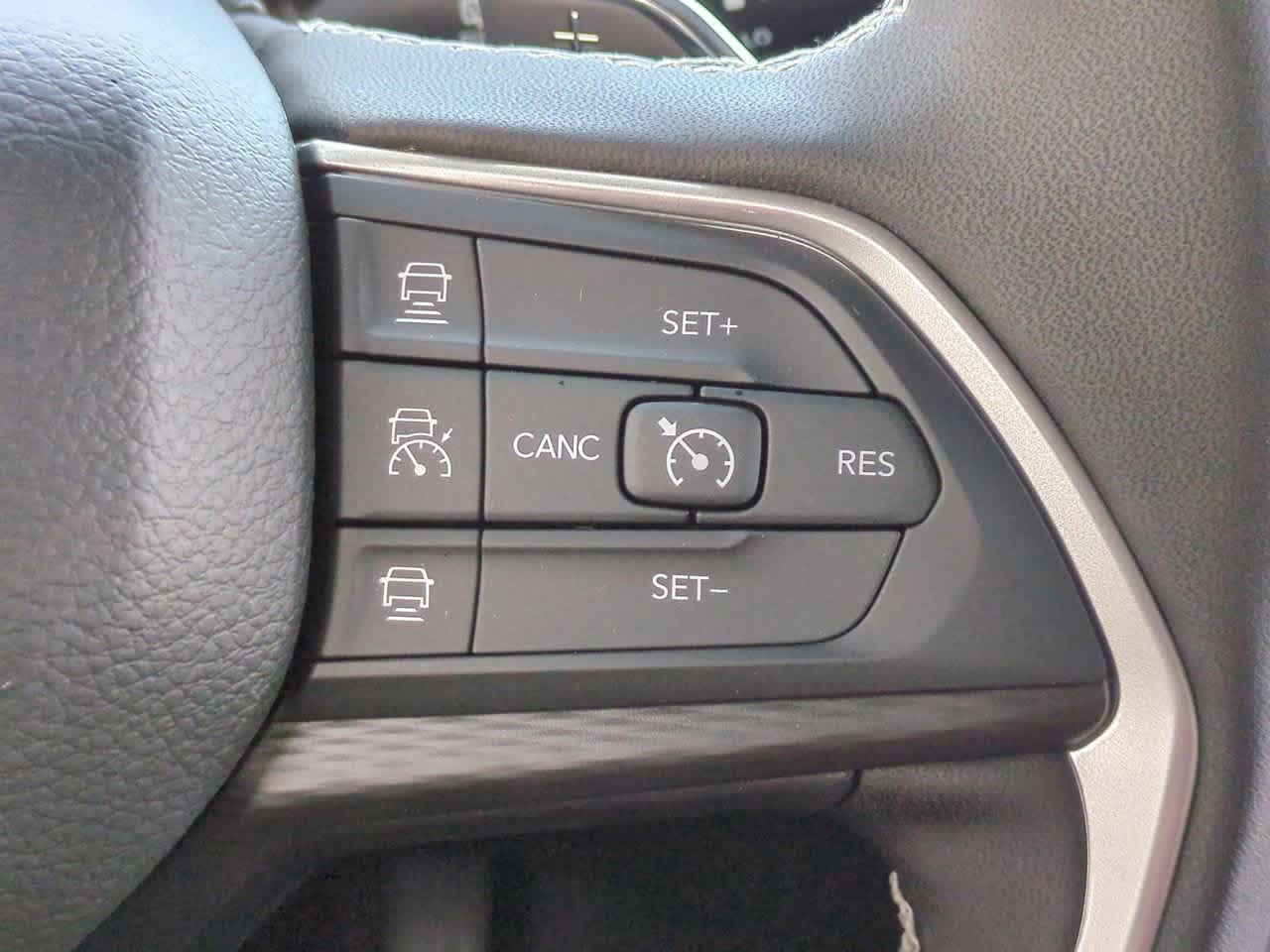 2025 Jeep Grand Cherokee GRAND CHEROKEE L LAREDO X 4X4