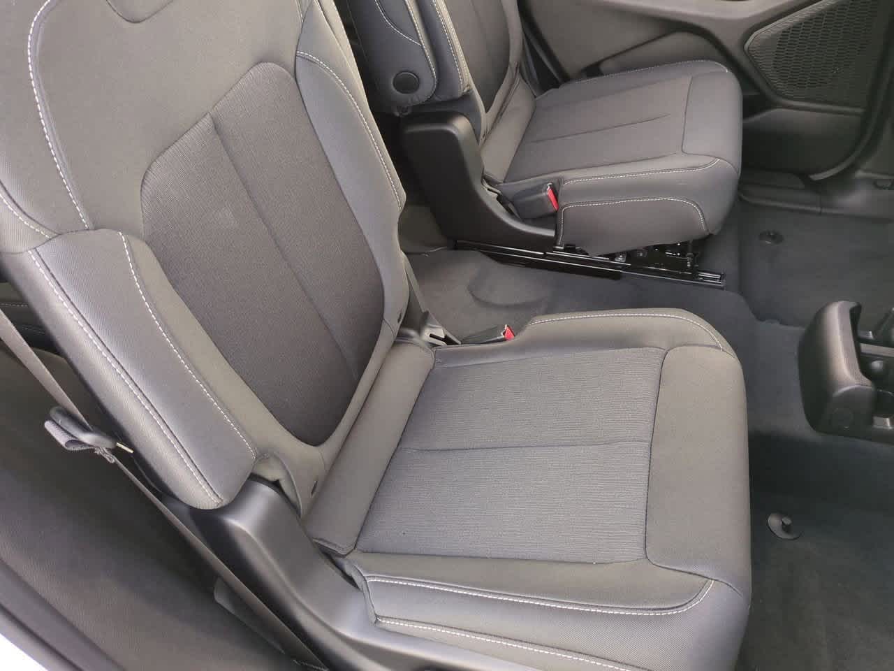 2025 Jeep Grand Cherokee GRAND CHEROKEE L LAREDO X 4X4